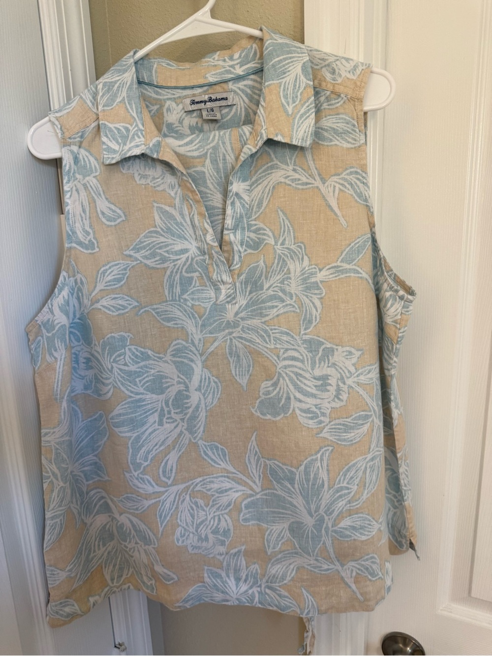 Tommy Bahama Sleeveless Floral Collared Camisole - Beige & Light Blue